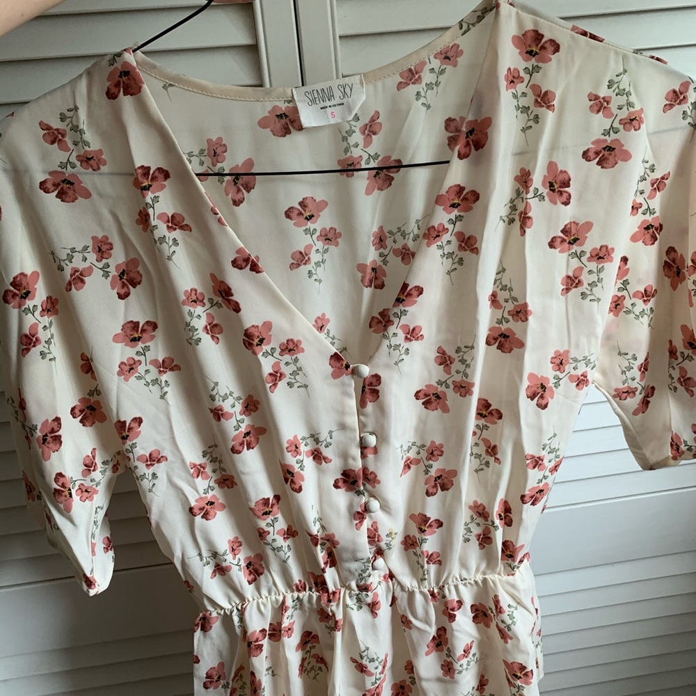 Floral blouse - Picture 2 of 3